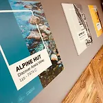 Alpine Hut Apartamento *